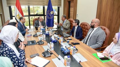 الدواء يعقد اجتماعاً مع الشركة المنظمة 