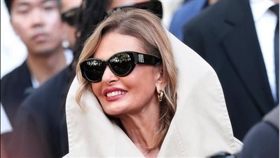 أبرزهن يسرا.. نجمات العالم في وداع المصمم ديمنا خلال أسبوع باريس للهوت كوتور