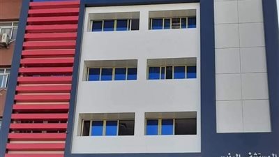 بلوجر تقتحم طب بني سويف لتصوير إعلان لأكاديمية.. وقرار عاجل من رئيس الجامعة