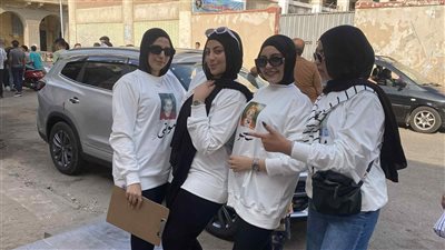 تيشرتات موحدة..إستعداد طالبات الثانوية العامة ببورسعيد للاحتفال بإنتهاء العام 