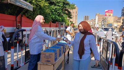 شيكولاتة وأقلام وورد.. ختام امتحانات الثانوية العامة بالفيوم