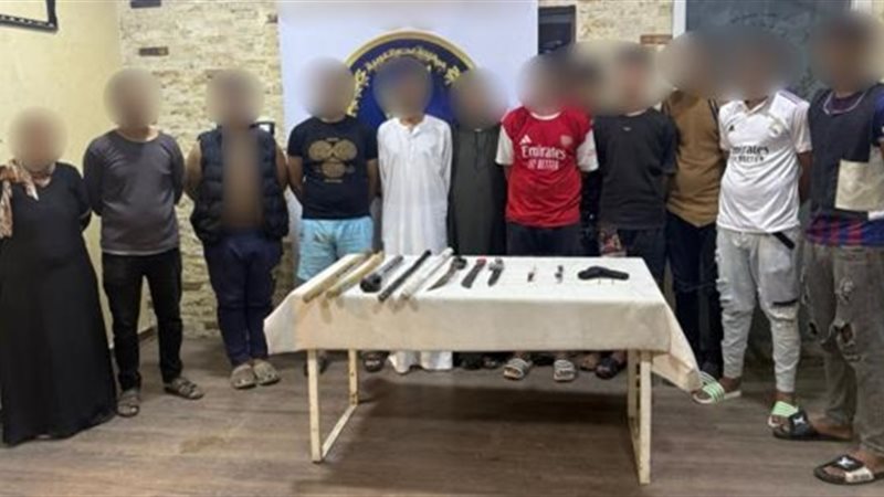 المتهمين والأسلحة
