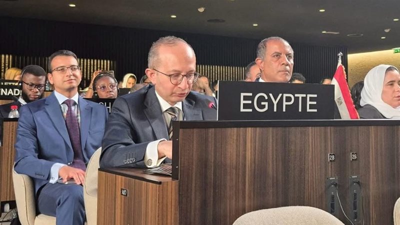 صورة للمسؤولين في