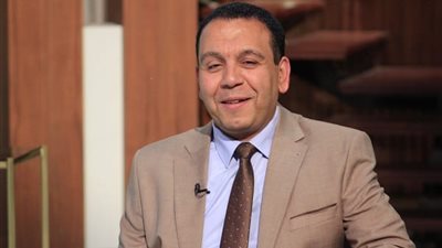 تدريس البرمجة والذكاء الاصطناعي لطلاب الصف الأول الثانوي.. المميزات والتحديات