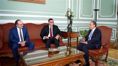 عبدالعاطي يبحث مع وزير الإسكان سبل دعم مشروعات التنمية في الدول الإفريقية