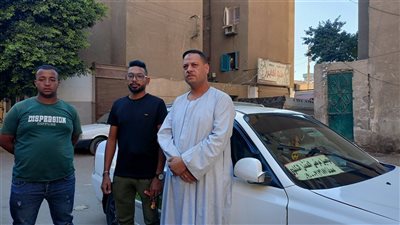 حسنة مخفيه..سائق تاكسي بالمنيا يهب سيارته لنقل مرضى السرطان مجانا