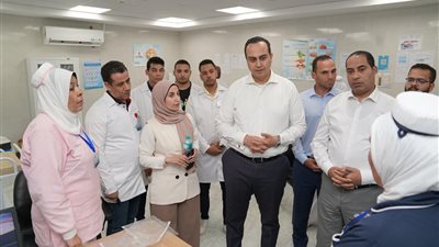 رئيس هيئة الرعاية الصحية صرف مكافأة تشجيعية للمتميزين بالمنشآت العلاجية