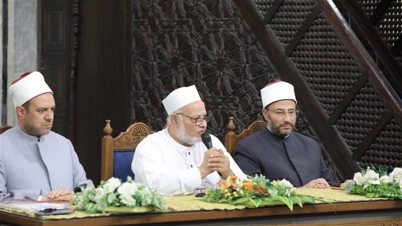الندوةَ الدِّينيَّة