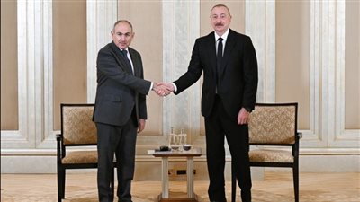 أنور قرقاش: الإمارات نجحت في التقارب بين أذربيجان وأرمينا من أجل السلام