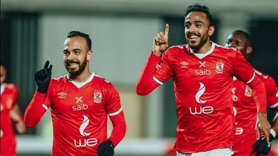 كلمات مؤثرة بين محمود كهربا ومجدي قفشة من أمام الكعبة على 