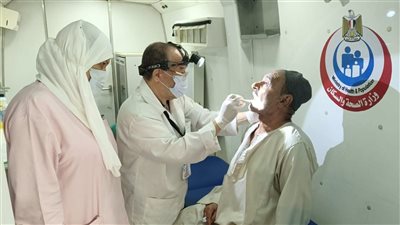 الكشف الطبى على 1452 مواطن خلال قافلة طبية مجانية بإحدى قرى المنيا 