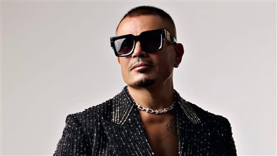 هالاند نجم مانشستر سيتي يستمع إلى ألبوم عمرو دياب الجديد