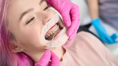 أمنية حسين: حقن هشاشة العظام تهدد الفك والأسنان بمضاعفات خطيرة|خاص