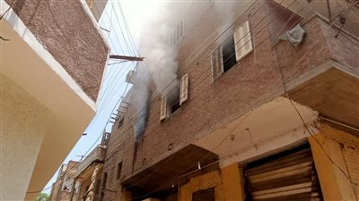 نشوب حريق في شقة سكنية بسبب ماس كهربائي من شاحن الهاتف بسوهاج