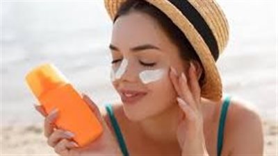 لماذا يجب أن تستخدم واقي الشمس يوميًا؟ تعرّف على الأسباب