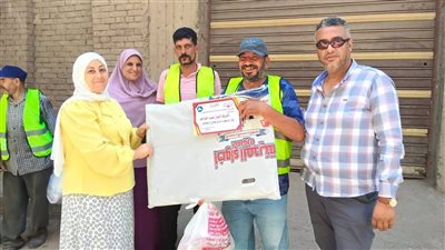 دمياط تُكرّم أبطال النظافة.. توزيع وجبات ومستلزمات دعمًا للخطوط الأمامية