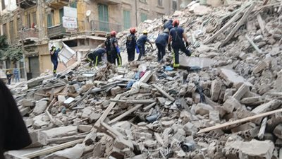 عاجل.. مصرع شخص وإصابة 5 آخرين في انهيار عقار مكون من 4 طوابق بالإسكندرية