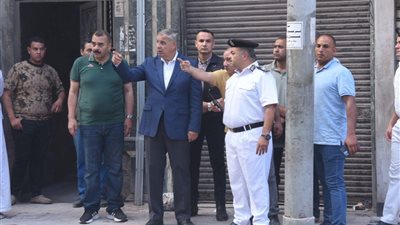 طلب إكرامية من المصطافين.. محافظ الإسكندرية يوجه بفصل عامل بشاطئ النخيل