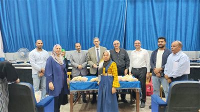 تسليم 1322 نظارة طبية لطلاب مدارس الفيوم ضمن مبادرة 