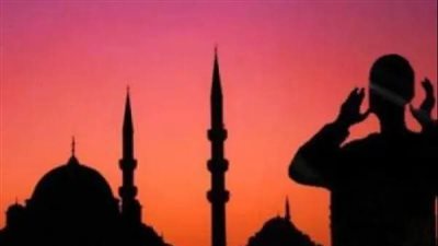 ما حكم قطع قراءة القرآن لترديد الأذان وقت سماعه؟ الإفتاء توضح