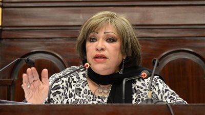 منى عمر: القارة الإفريقية تشهد تحسناً كبيراً في التطوير والتنمية الاقتصادية