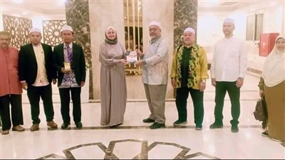 مستشارة شيخ الأزهر لشؤون الوافدين تستقبل وفدًا من معهد دار القرآن الماليزي 