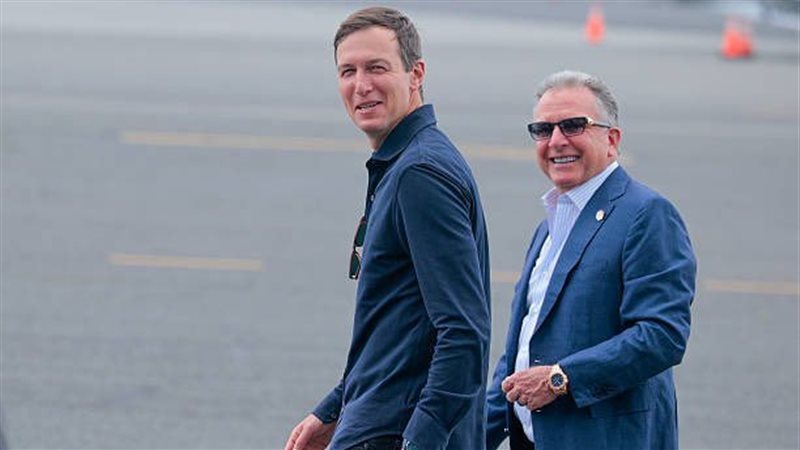 ويتكوف وكوشنر أثناء