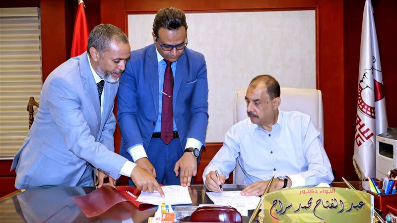محافظ سوهاج خلال