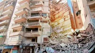 القصة الكاملة للعقارات المهددة بالانهيار في الإسكندرية وخطة إحلالها