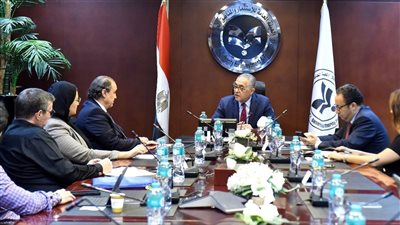 مصر تتحول لمركز إقليمي للمنسوجات.. مصنع جديد يوفر 4000 فرصة عمل