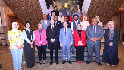 لجهودهم.. محافظ كفرالشيخ يكرم فريق إعداد الهوية البصرية