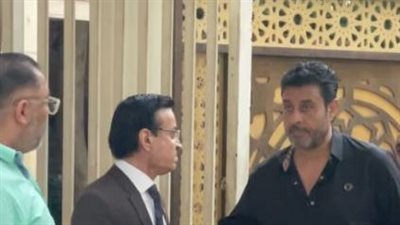 مصطفى كامل وحلمي عبد الباقي في عزاء المطرب محمد عواد |صور