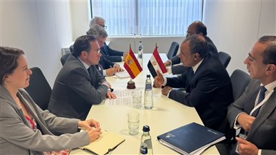 وزير الخارجية يبحث مع نظيره الإسباني العلاقات الثنائية وتطورات الوضع بالمنطقة