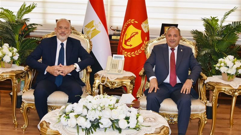 محافظ بورسعيد وسفير