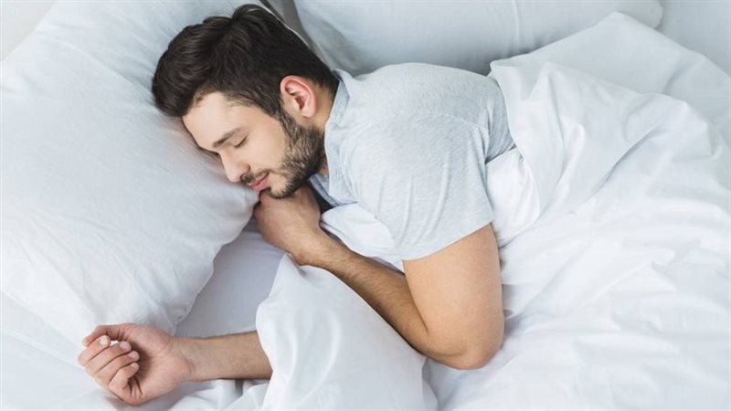 إيقاظ النائم للصلاة