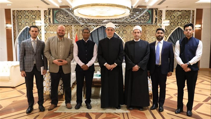 مفتي الجمهورية وسفير