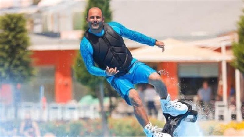 وفاة لاعب فلاي بورد