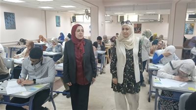 نائب رئيس جامعة بنها تتفقد اختبارات القدرات بكليتي علوم الرياضة والتطبيقية 