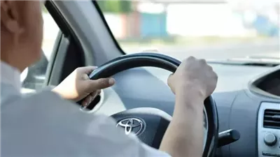 رجل ينسى زوجته في محطة وقود ويتذكرها بعد 300 كيلومتر