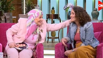 «بدموع الفرح».. مشيرة إسماعيل تبكي من استقبال الجمهور 