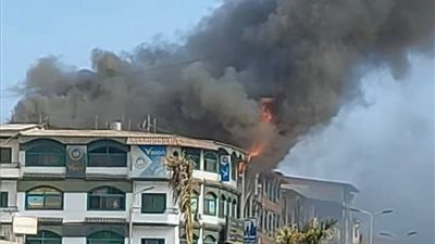 السيطرة على حريق أعلى صيدلية في دمياط الجديدة دون إصابات