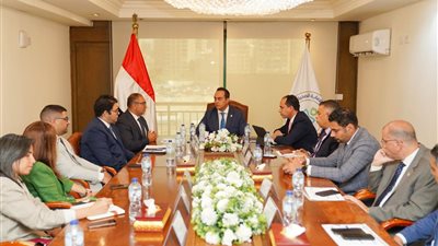 الرعاية الصحية: شراكة استراتيجية لتعزيز خدمات المعامل والتشخيص بالتأمين الصحي