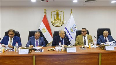 محافظ بورسعيد يشارك في اجتماع مجلس أمناء الجامعة الأهلية