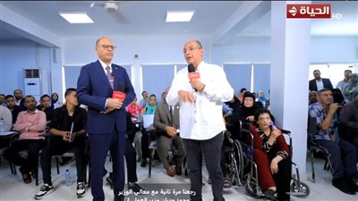 وزير العمل يوزع 92 عقد عمل لذوي الهمم عبر 10 شركات|فيديو 