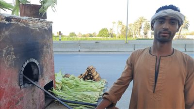 12 ساعة تحت الشمس.. عمر يوسف يروي حكاية كدّ واجتهاد بلا كلل