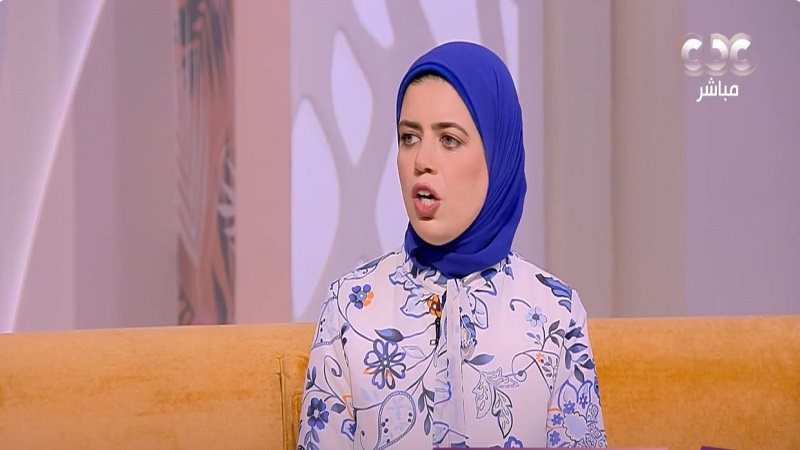 الدكتورة منى عز الدين