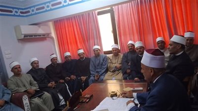 وكيل أوقاف كفرالشيخ يجتمع بالإدارات الفرعية لمتابعة سير العمل وانتظامه