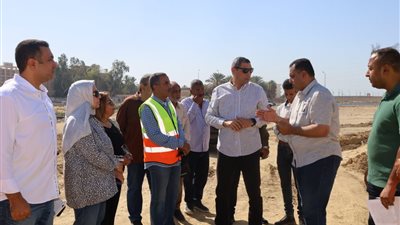 محافظ السويس يتابع أعمال إنشاء المدينة السكنية الجديدة بمنطقة الصفا
