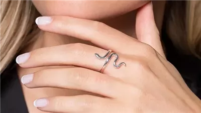 اليوم العالمي للثعبان.. 3 معاني خفية وراء خاتم الأكثر رواجًا في 2025