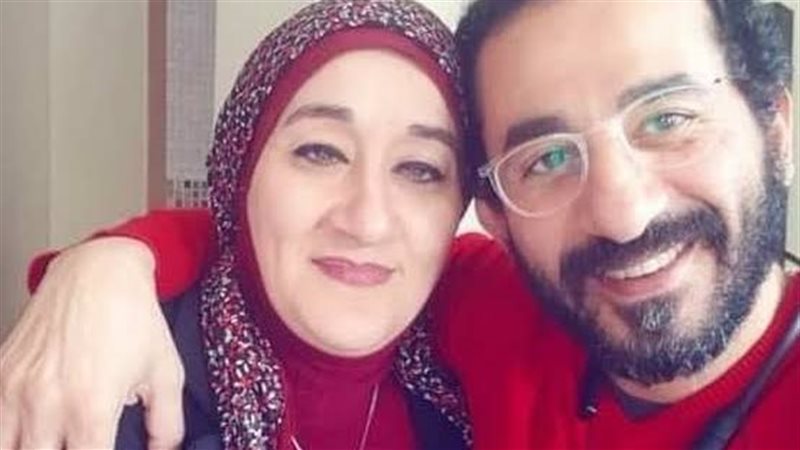 أحمد حلمي وشقيقته
